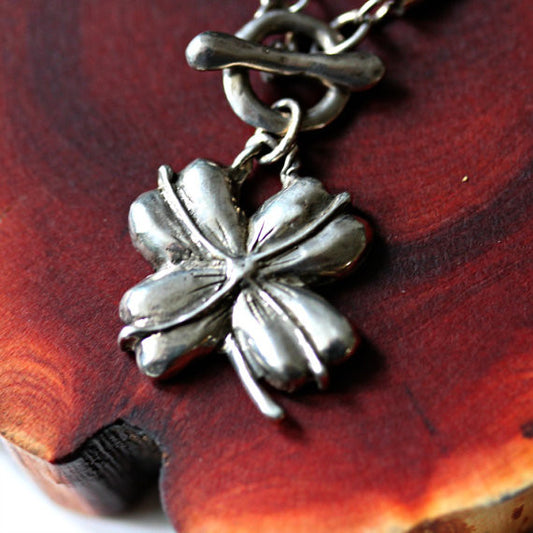 Lucky  4 leaf clover pendant toggle front chain